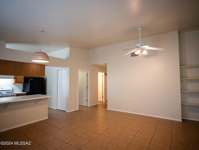 Foto del edificio - 3640 N Mountain Ave