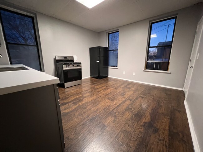 Foto del edificio - 1 Russell Pl