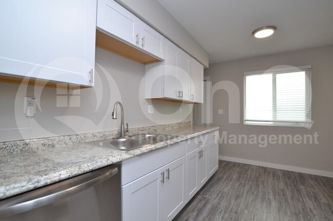 Photo - 2202 W Devonshire Ave House