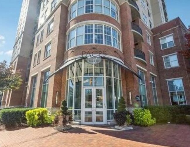 Building Photo - 325 E Paces Ferry Rd NE
