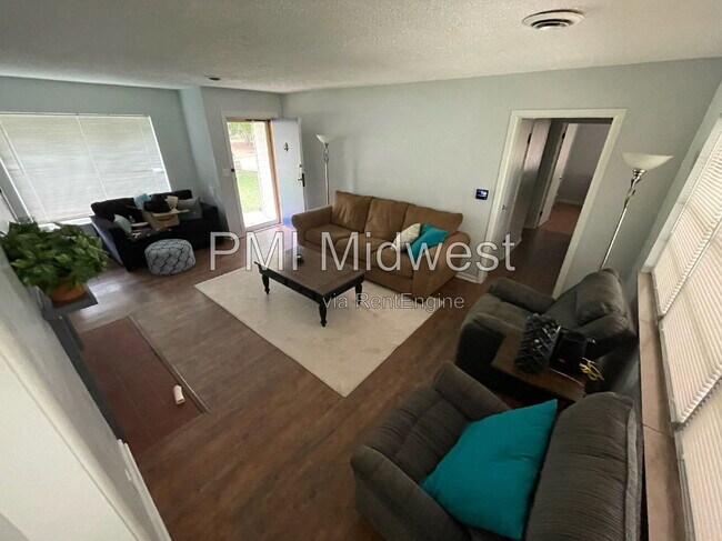 Foto del edificio - 2920 Highwoods Dr E
