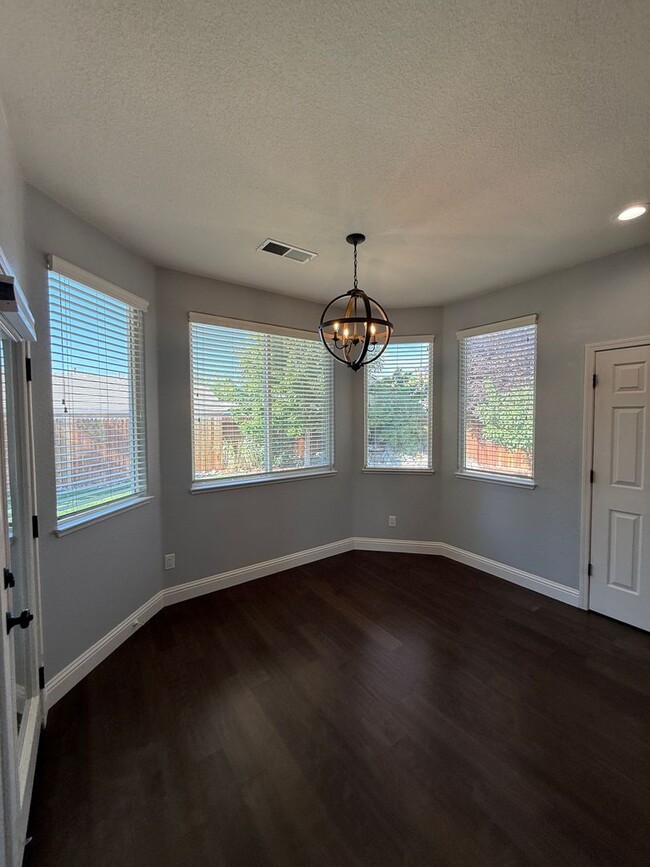 Building Photo - 1790 River Gorge Dr