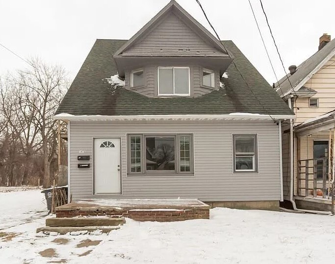 Primary Photo - 1473 Western Ave