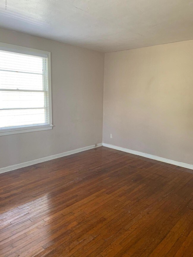 Building Photo - 2532 Herschel St