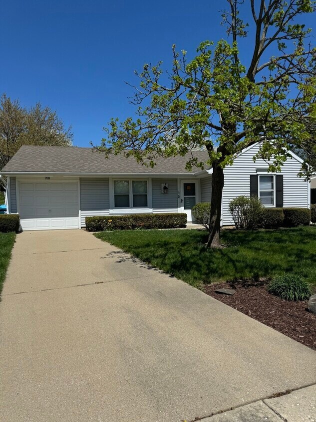 Foto principal - 928 Shady Ln