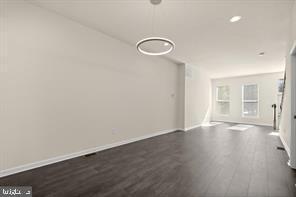 Building Photo - 418 E 21st St