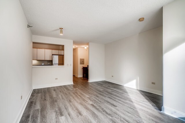 Building Photo - 440 N McClurg Ct