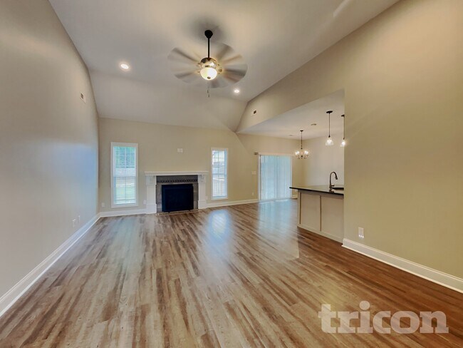 Foto del edificio - 120 Sumter Ln