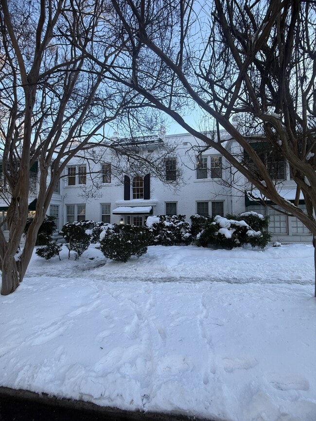 Building Photo - 118 Altondale Ave