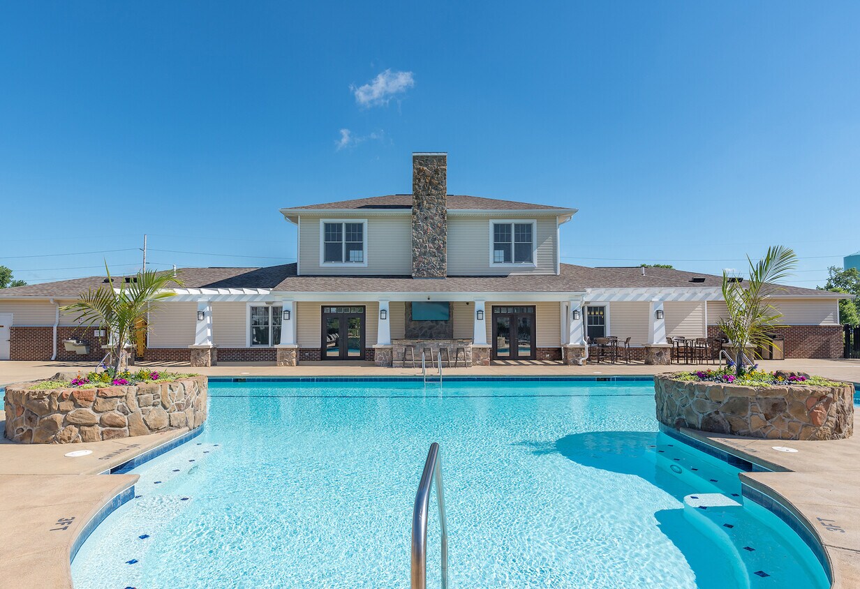 Waterstone Landing Apartments 12315 Roachton Rd Perrysburg, OH