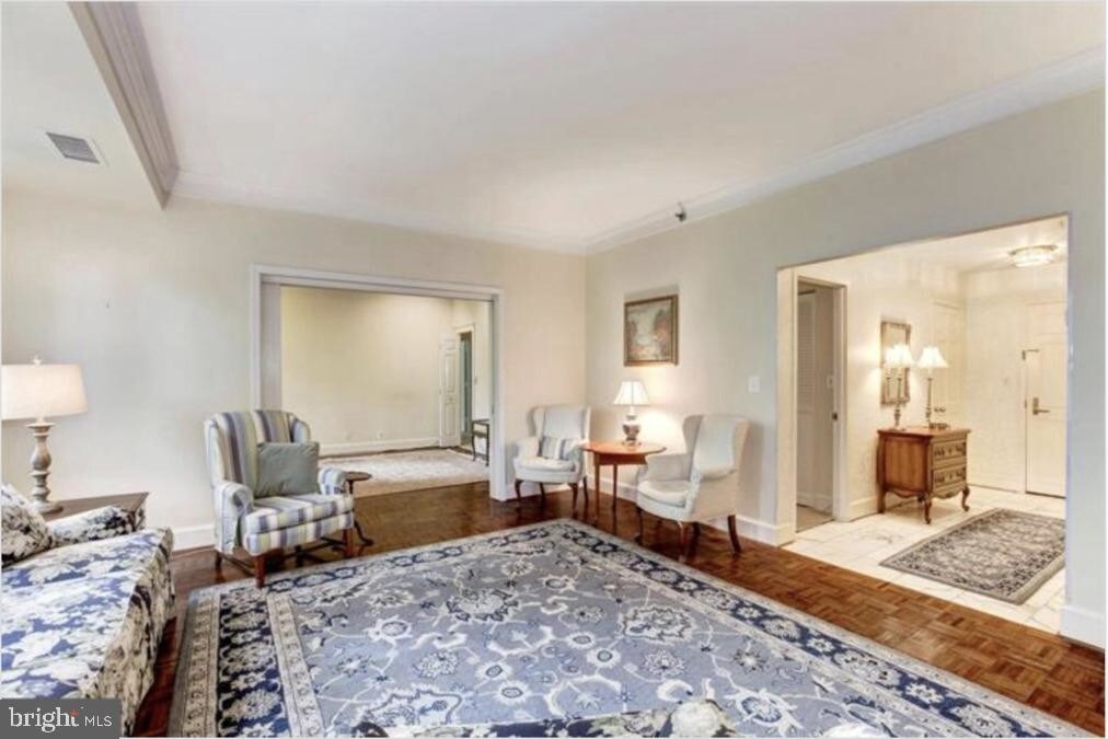 8101 Connecticut Ave Unit N210, Chevy Chase, MD 20815 Room for Rent