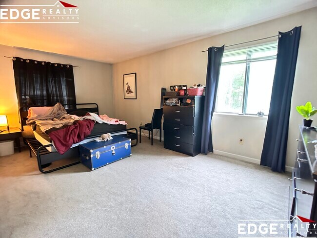 Foto del edificio - 49 Village Brook Ln