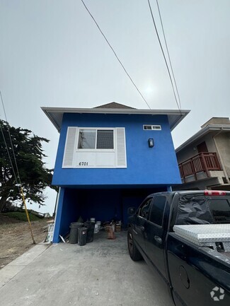 Building Photo - 6701 Del Playa Dr