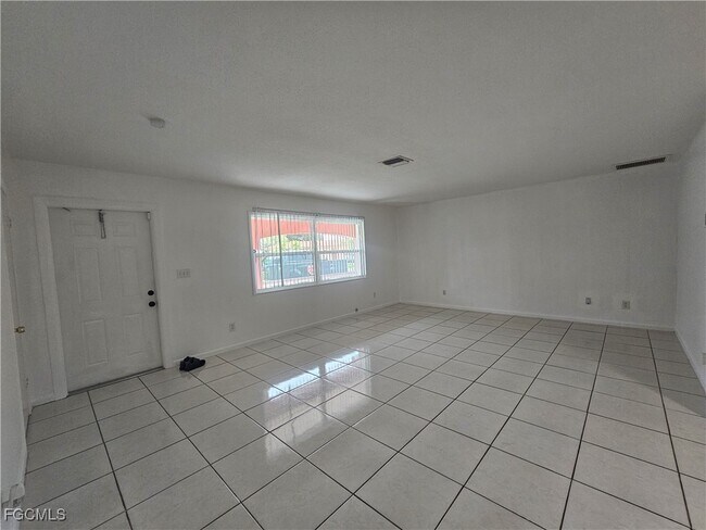 Foto del edificio - 129 Highview Ave