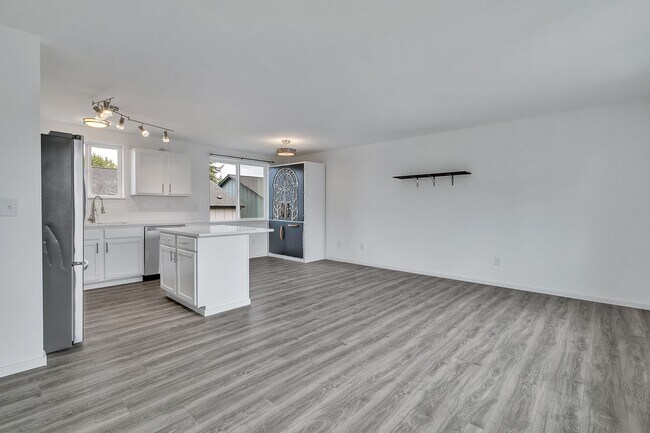 Foto del edificio - Spacious 4-Bedroom Port Orchard Home