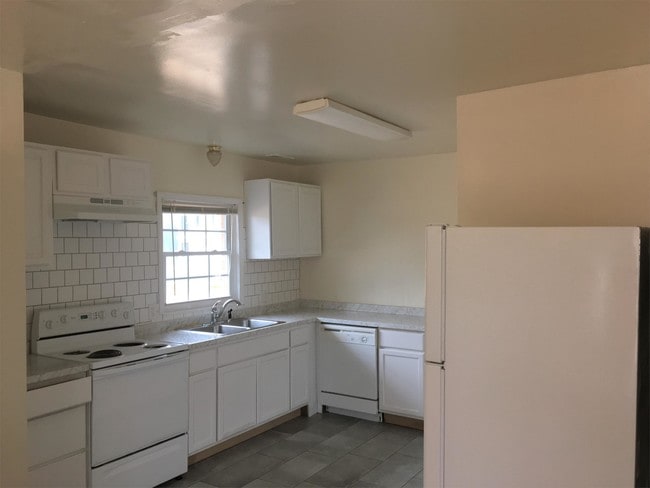 Building Photo - 1207 Lomax Ave