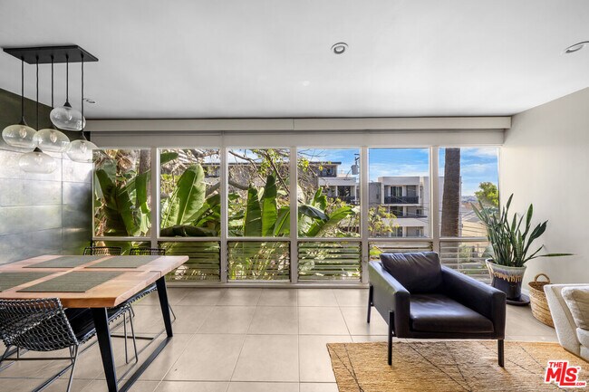 Foto del edificio - 1145 Larrabee St