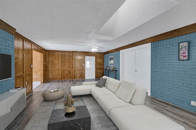 Building Photo - 13406 Cologne Dr