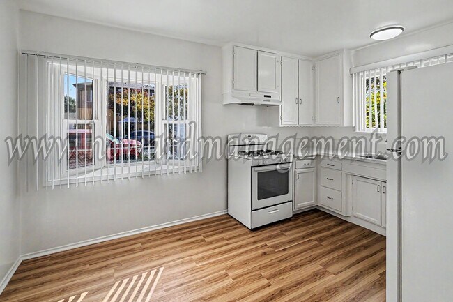 Foto del edificio - 5551 Kinston Ave
