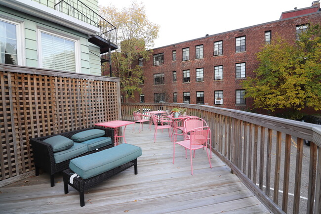 Building Photo - 83 Longwood Ave