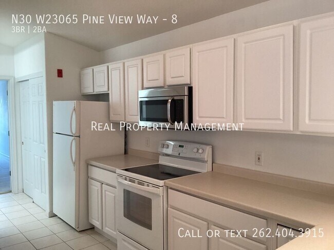 Building Photo - N30 W23065 Pine View Way-8