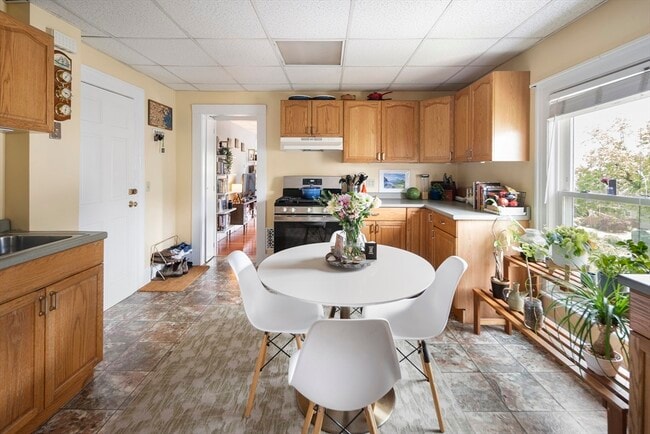 Building Photo - 38 Spring St