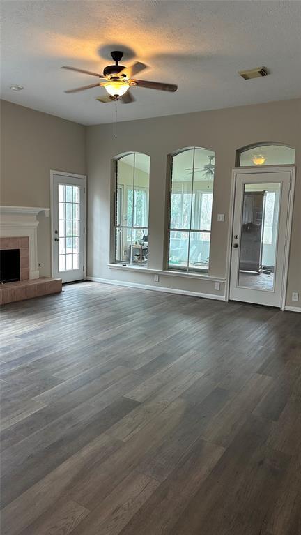 Foto del edificio - 4242 Lakeshore Forest Dr