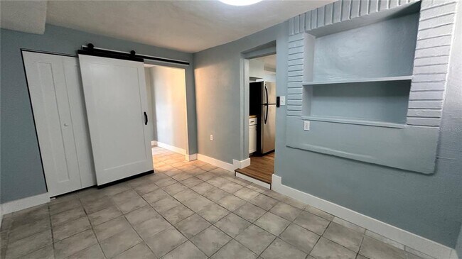 Building Photo - 236 6th Ave N