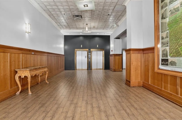 Building Photo - 1555 California St