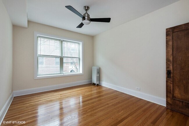 Foto del edificio - 547 Hinman Ave