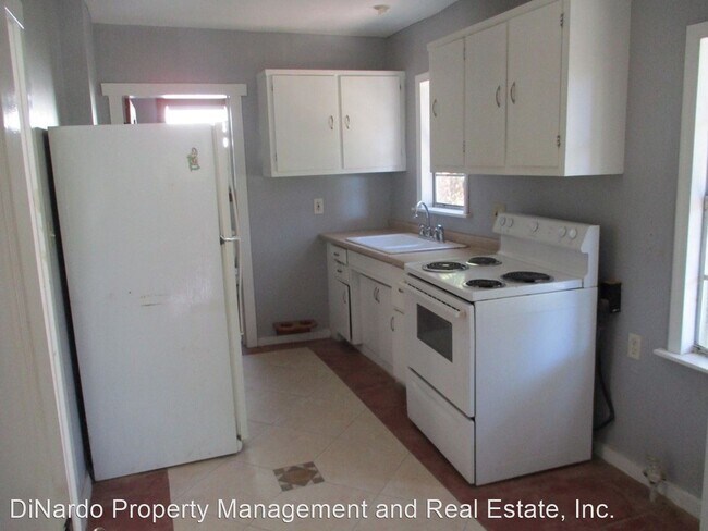 Building Photo - 215 E Voorhis Ave
