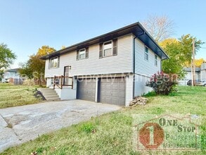 Building Photo - 1931 S Leslie Dr