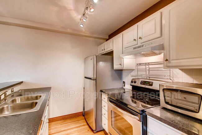Foto del edificio - 3249 W Fairview Pl