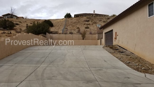 Foto del edificio - 17766 Buckthorn Ave
