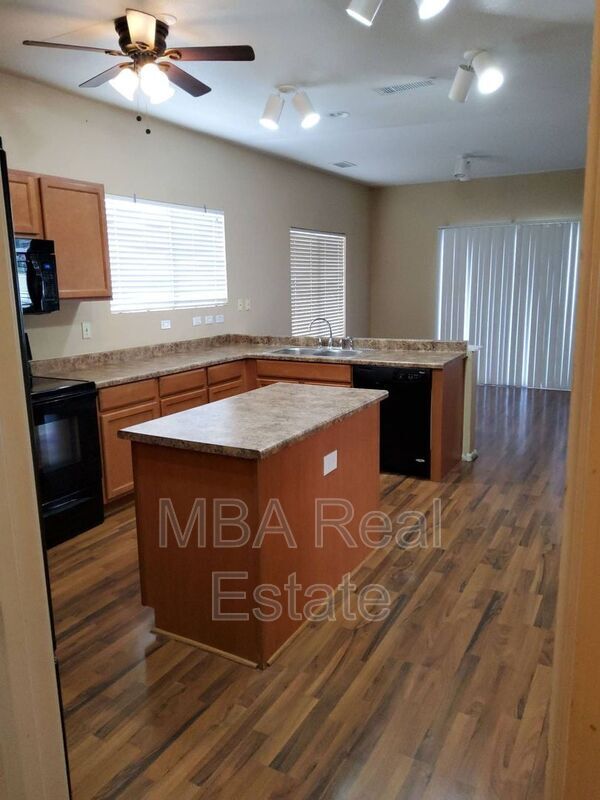 Building Photo - 6434 W Hackamore Dr