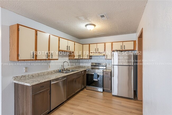 Foto del edificio - 1684 N Dawn Dr