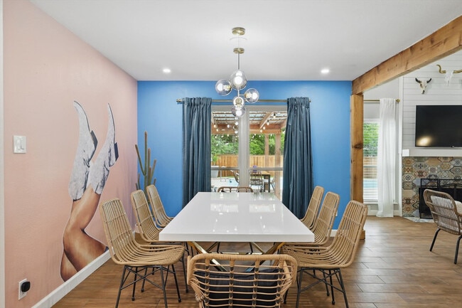 Building Photo - 6333 Tosca Dr