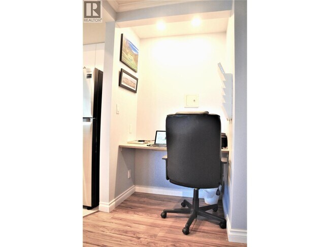 Photo du bâtiment - 8111 Anderson Rd