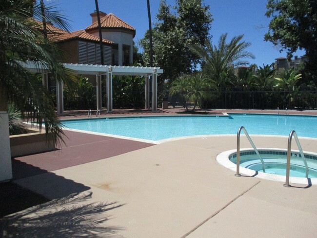 Foto del edificio - Desirable River Colony 2 Bedroom 2 Bath 3r...