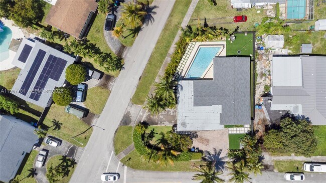 Foto del edificio - 1089 NE 110th St