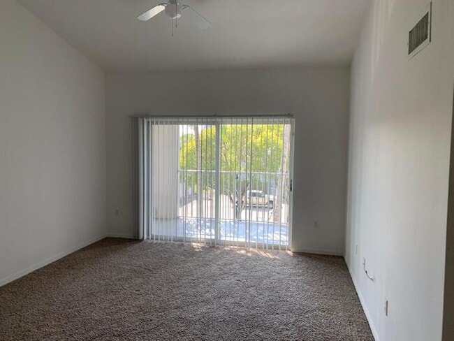 Foto del edificio - 11165 SW 6th St