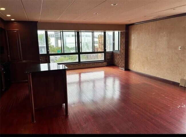 Sala de estar/Comedor - 9921 4th Ave