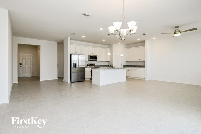 Building Photo - 1589 Isleta Lp