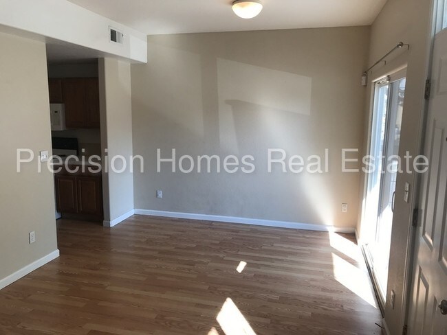 Building Photo - 1021 S Walden Way