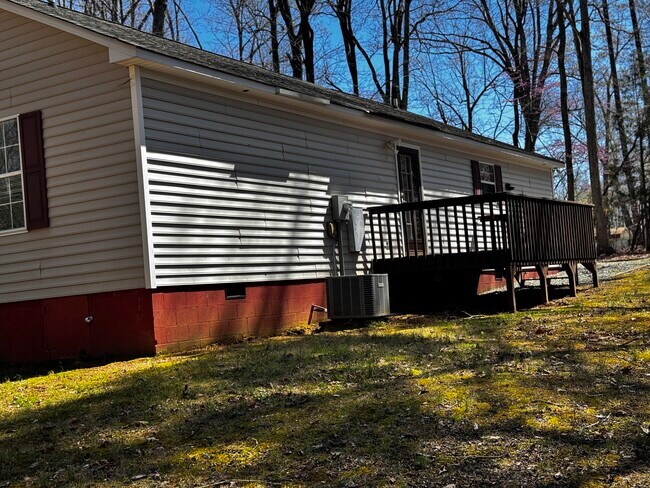 Building Photo - 9330 Sawyer Rd