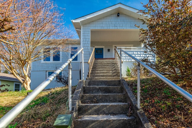 Building Photo - 516 Moonhollow Ln