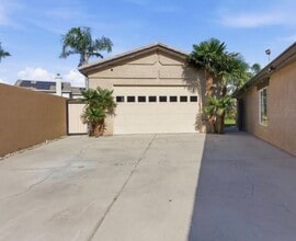 Building Photo - 5818 Clear Valley Ct