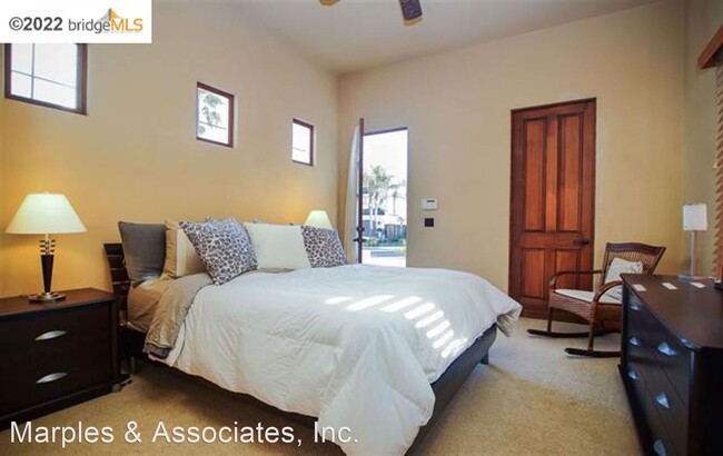 Building Photo - 4 br, 3 bath House - 3989 Bolinas Place