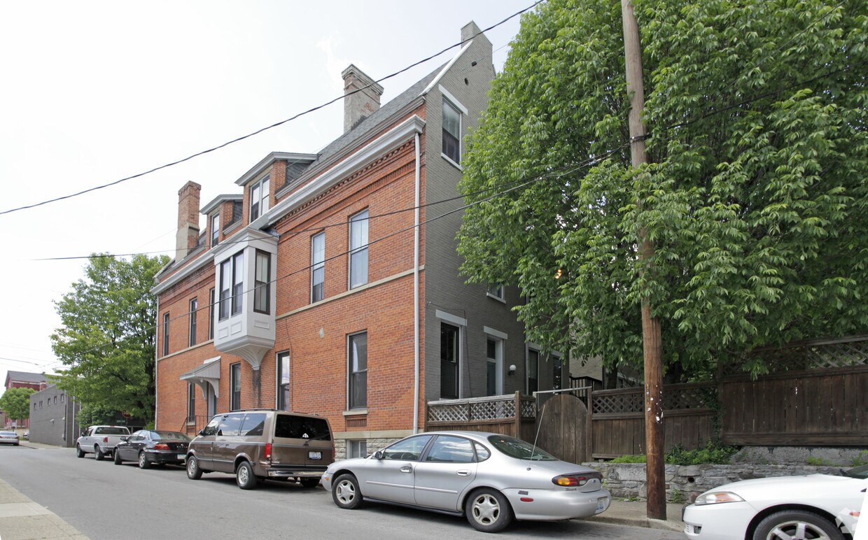 Building Photo - Emery Rowhouse Condominiums
