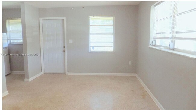 Foto del edificio - 6125 SW 48th Ct